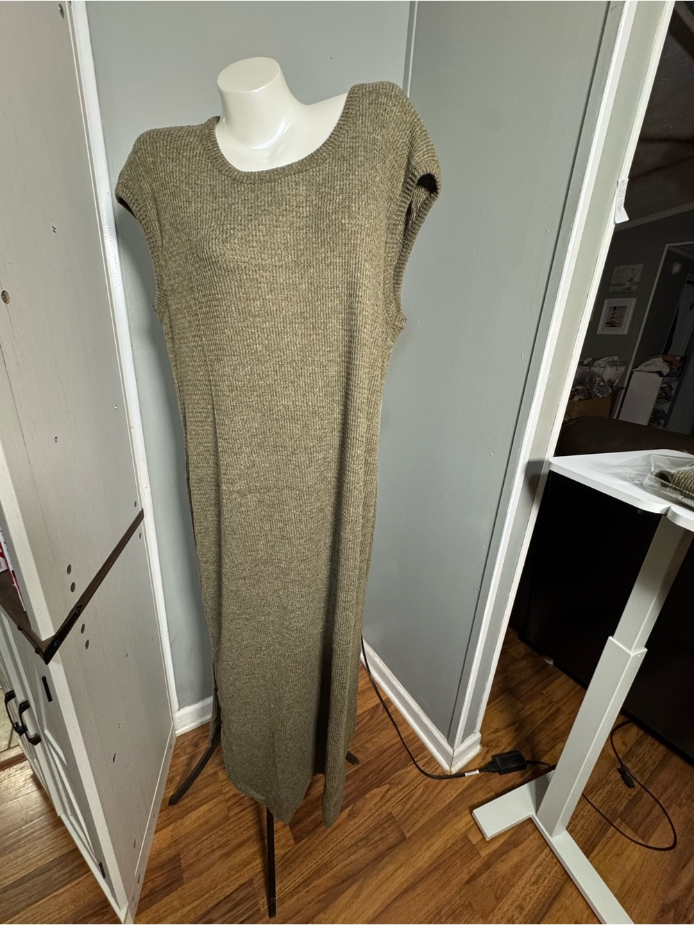 NWT Dear Scarlett plus Size Sleeveless Knit Maxi Dress in Olive 2X